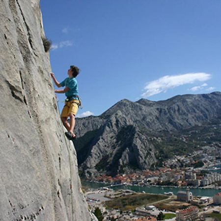 Apartman Gusar -Top Position, Close To The Center And The Beach, Fully Equipped Omiš Eksteriør bilde