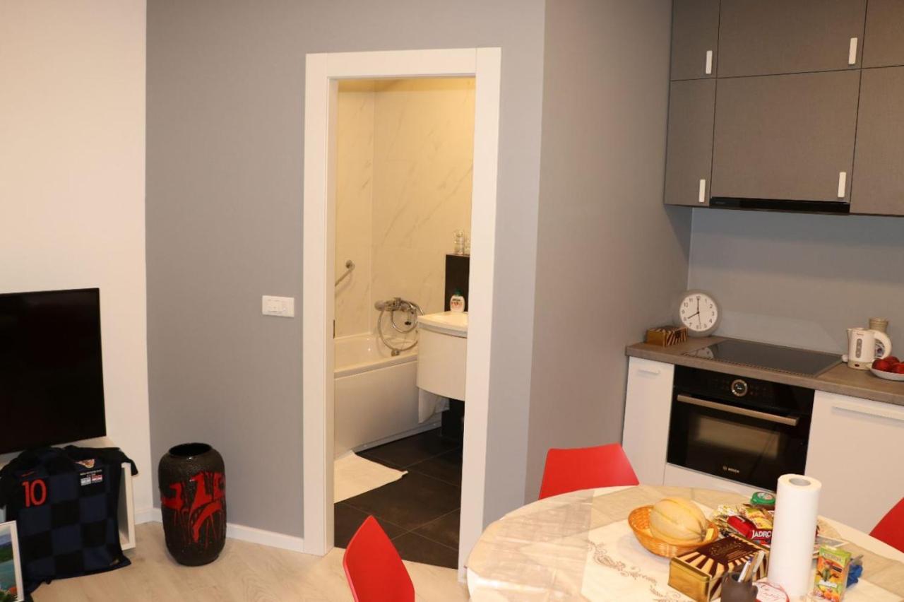 Apartman Gusar -Top Position, Close To The Center And The Beach, Fully Equipped Omiš Eksteriør bilde