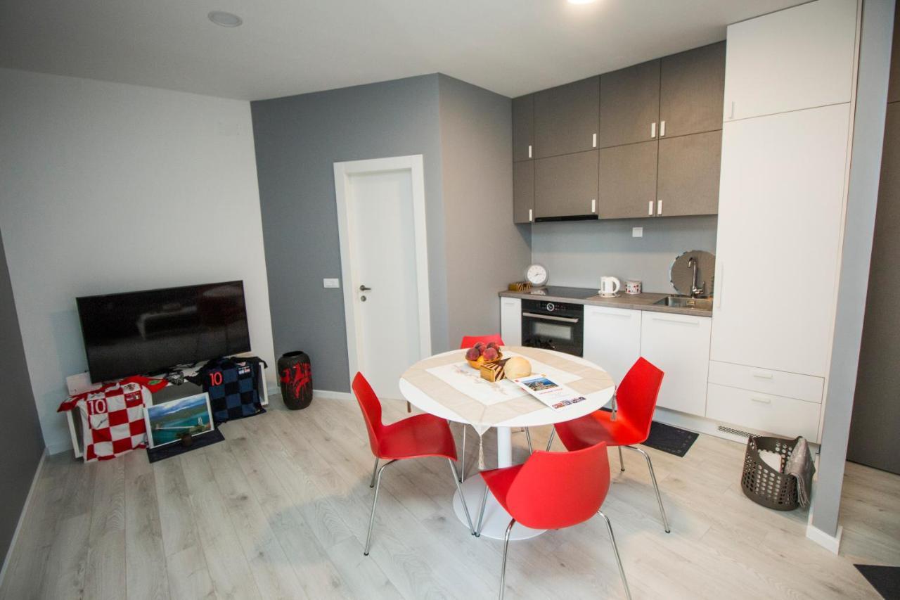 Apartman Gusar -Top Position, Close To The Center And The Beach, Fully Equipped Omiš Eksteriør bilde