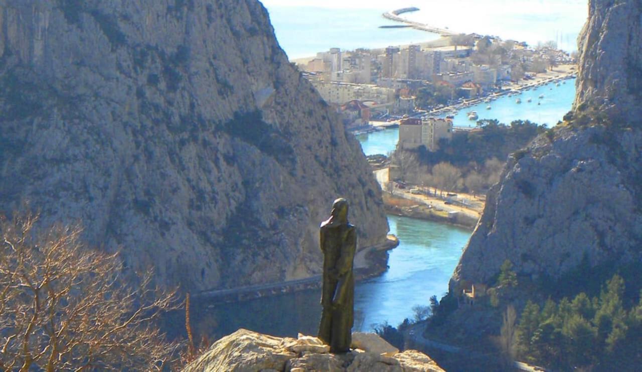 Apartman Gusar -Top Position, Close To The Center And The Beach, Fully Equipped Omiš Eksteriør bilde
